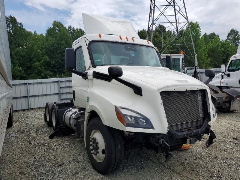 2024 FREIGHTLINER Cascadia