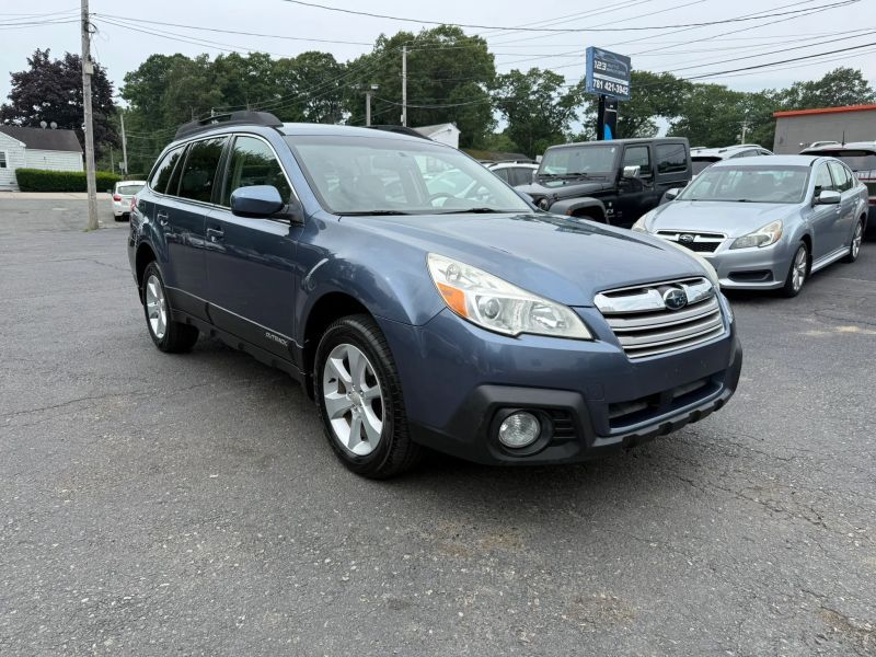 2013 SUBARU Outback