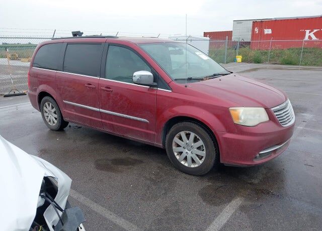 2012 CHRYSLER Town and Country