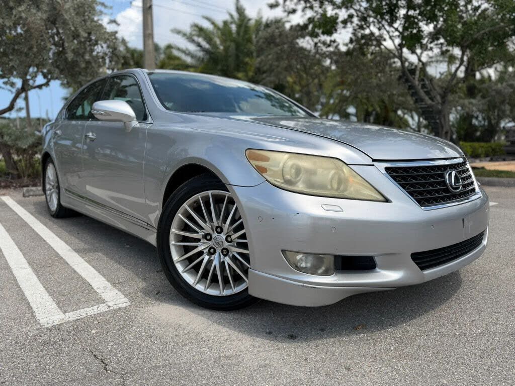2011 LEXUS LS