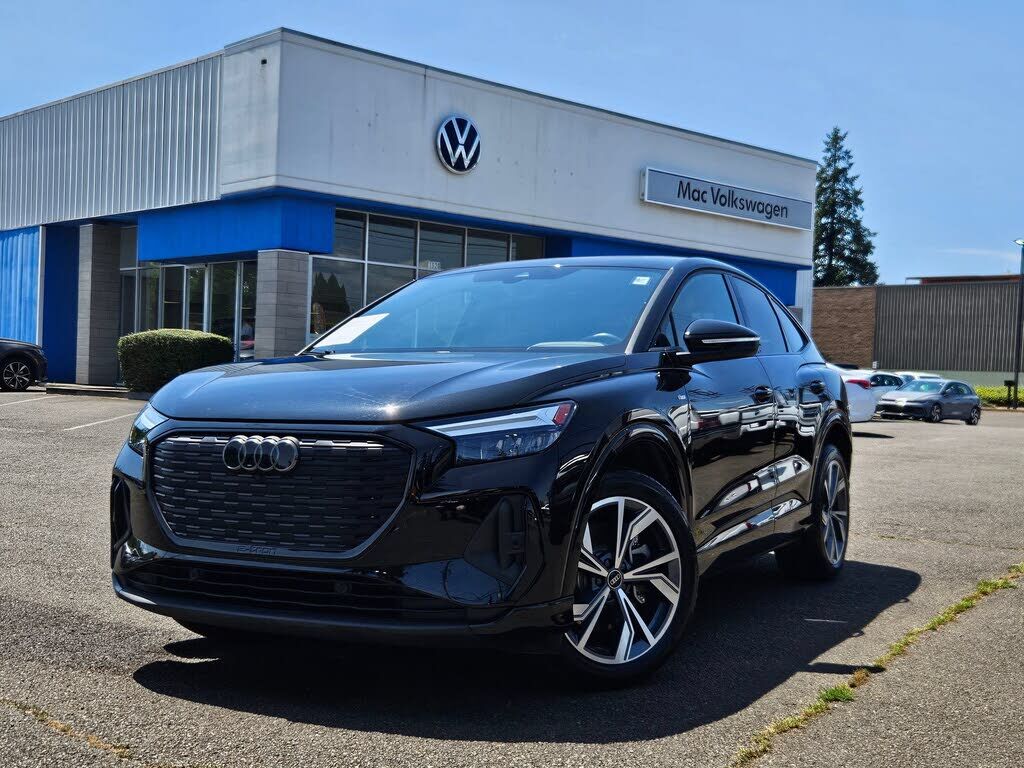 2023 AUDI Q4