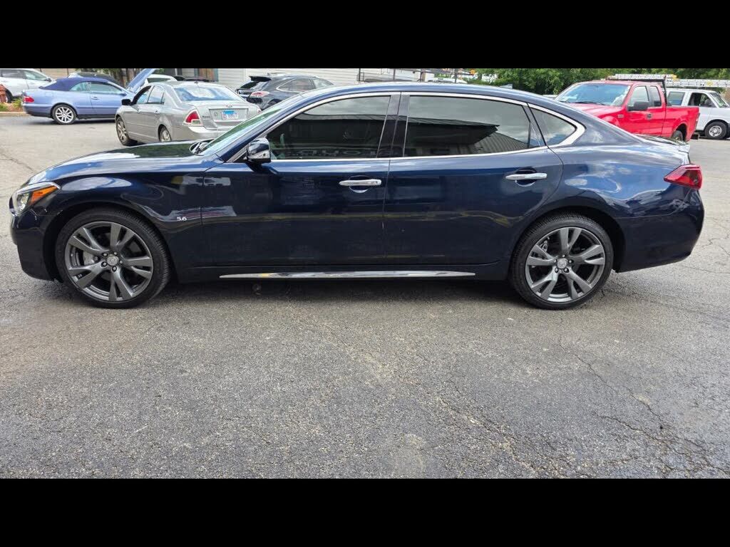 2016 INFINITI Q70L