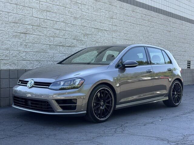 2017 VOLKSWAGEN Golf R