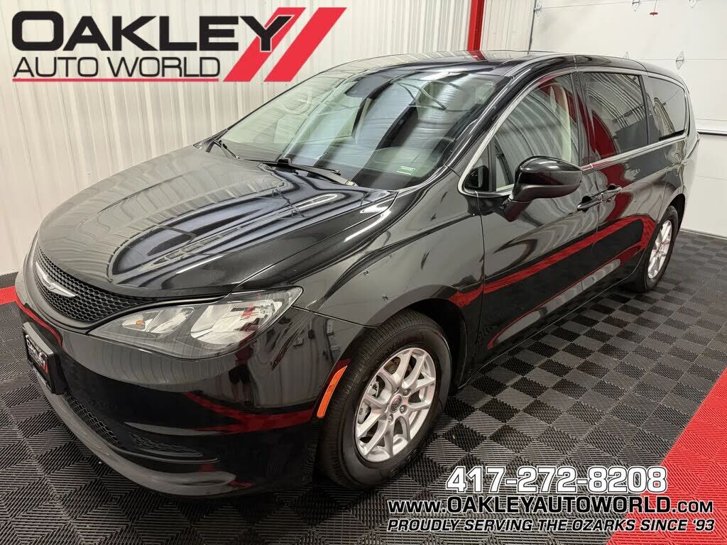 2024 CHRYSLER Voyager