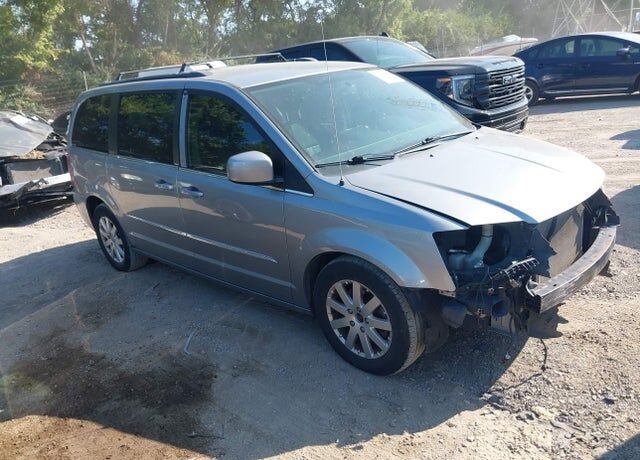 2013 CHRYSLER Town and Country