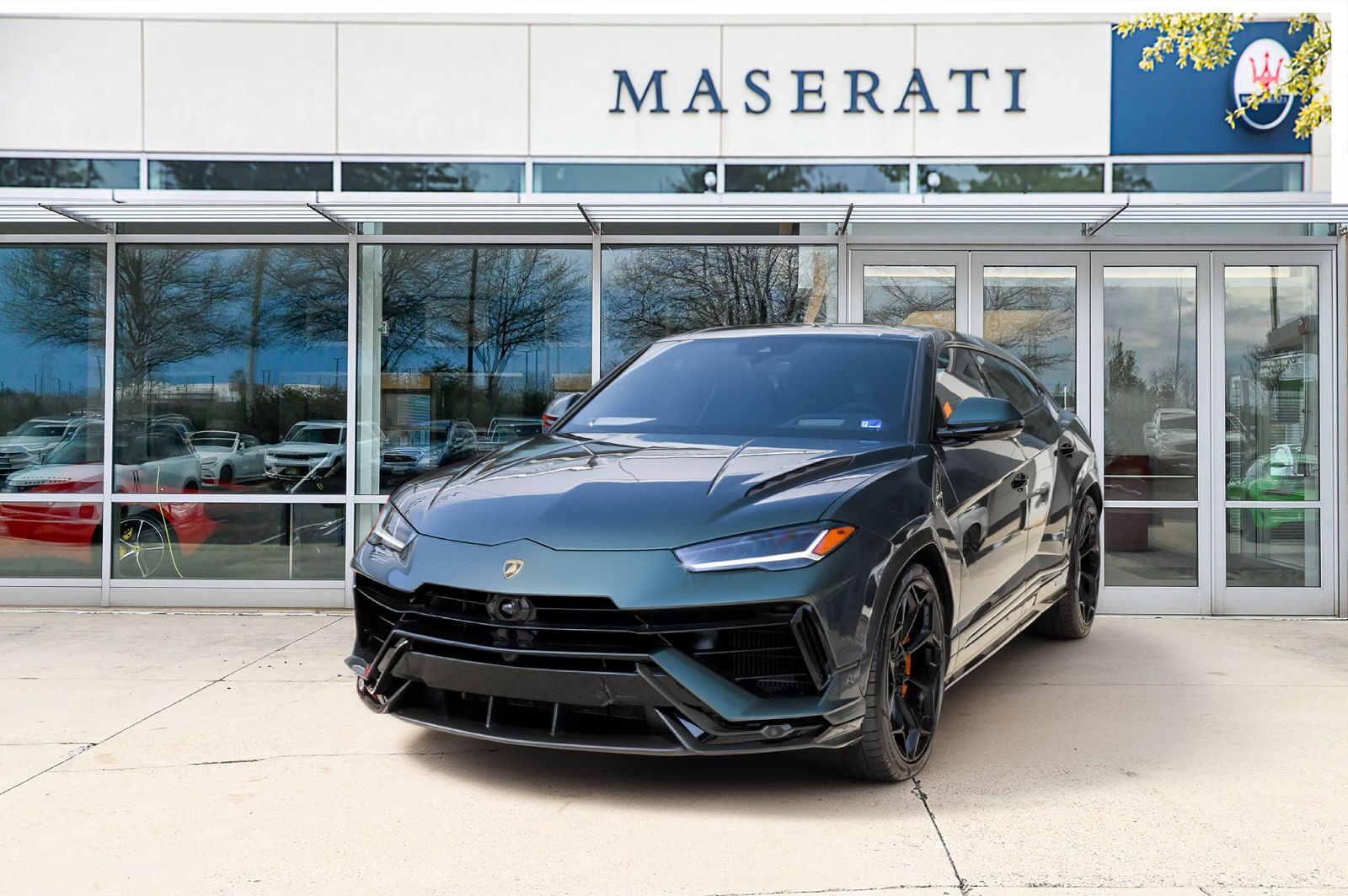 2024 LAMBORGHINI URUS
