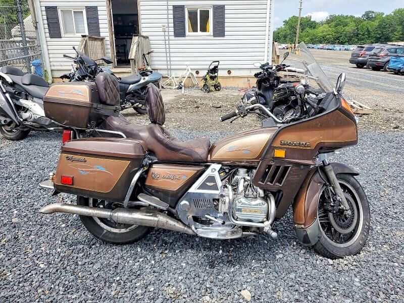 1982 HONDA GL1100