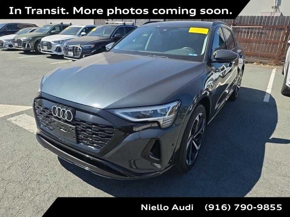2024 AUDI Q8