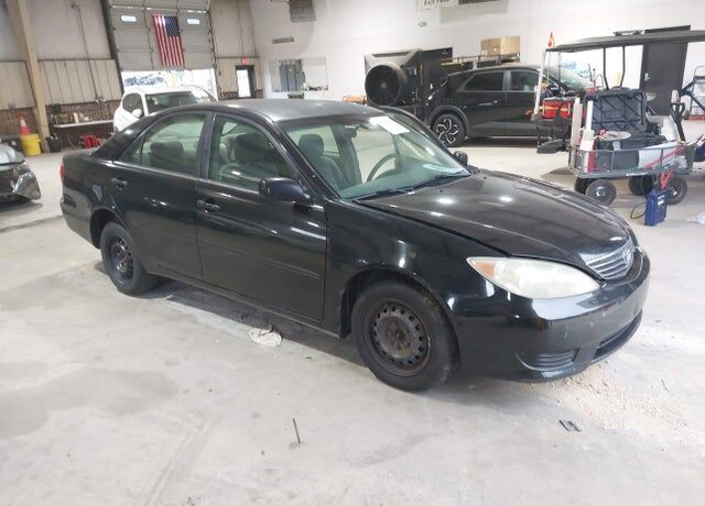 2005 TOYOTA Camry