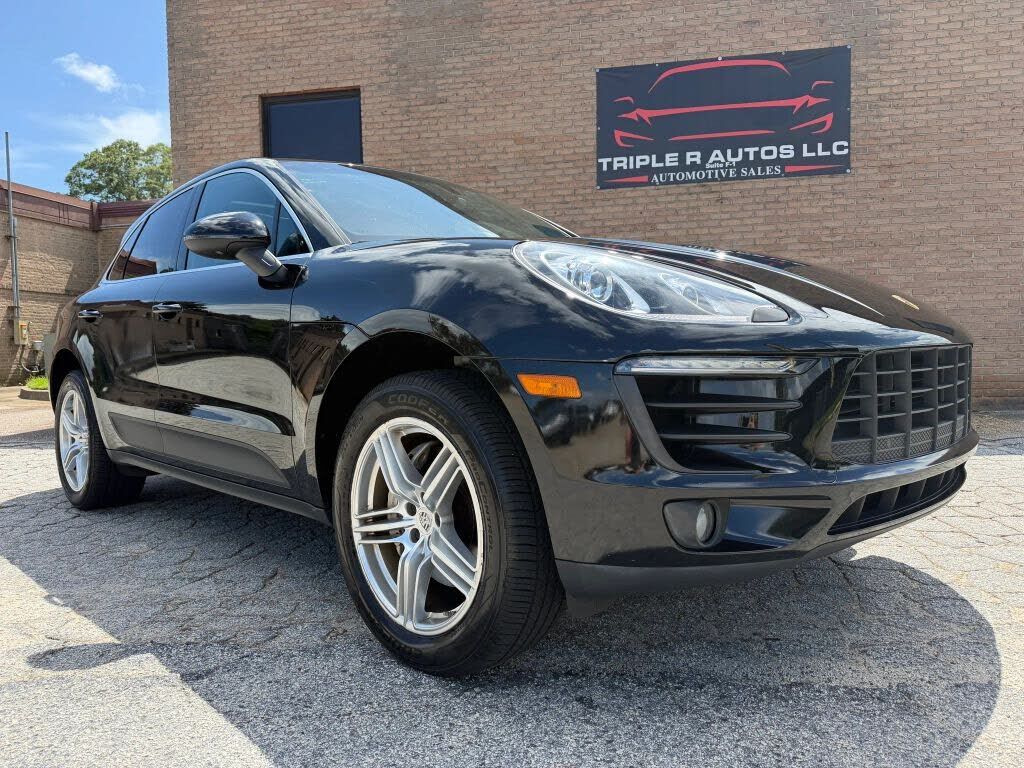 2016 PORSCHE Macan