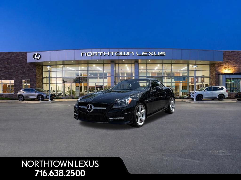 2016 MERCEDES-BENZ SLK-Class