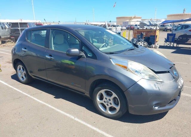 2013 NISSAN Leaf
