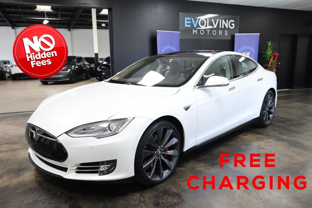 2015 TESLA Model S
