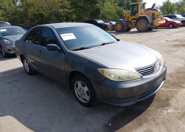 2005 TOYOTA Camry