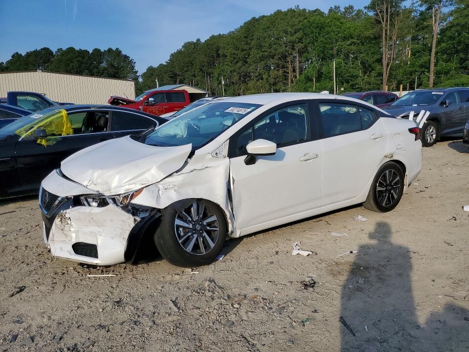 2022 NISSAN Versa