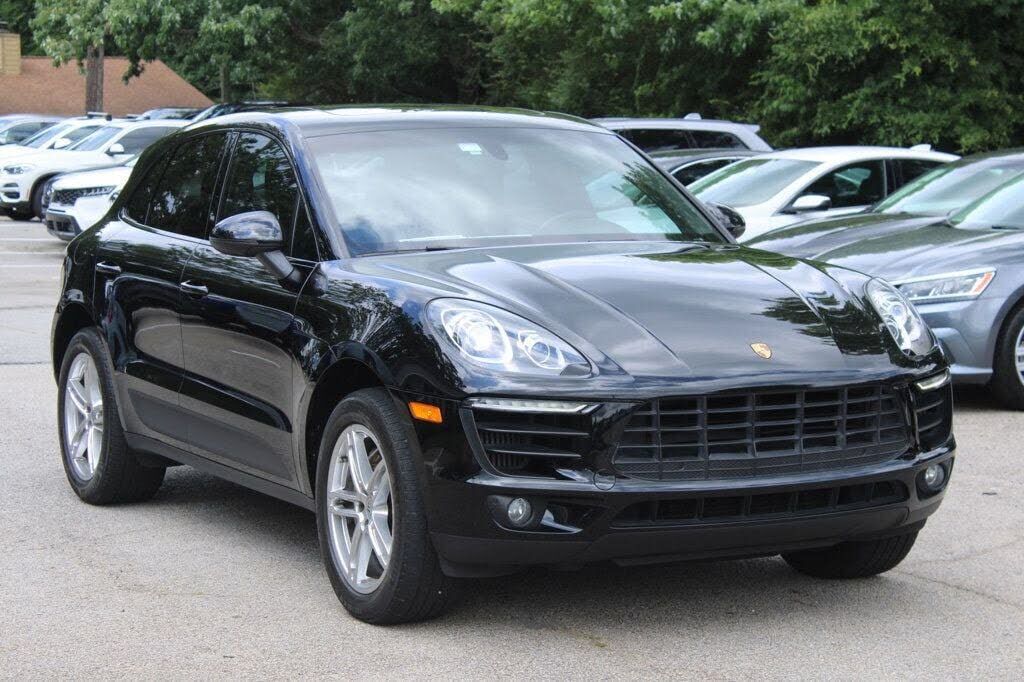 2016 PORSCHE Macan