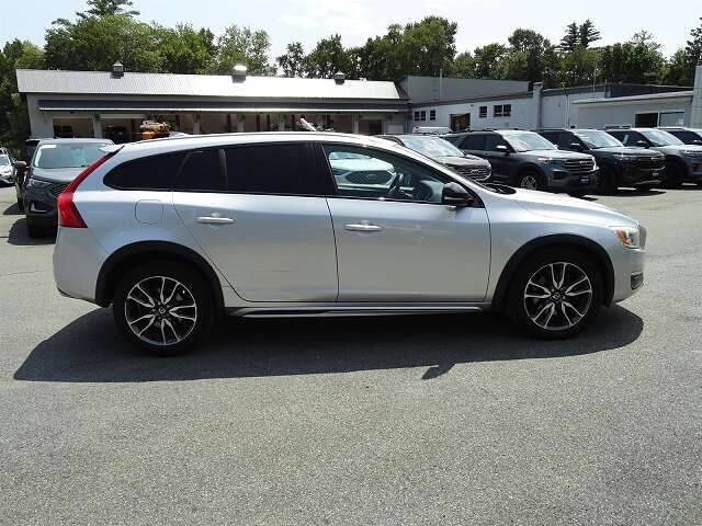 2015 VOLVO V60