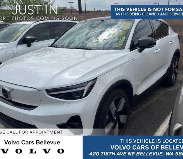 2023 VOLVO C40