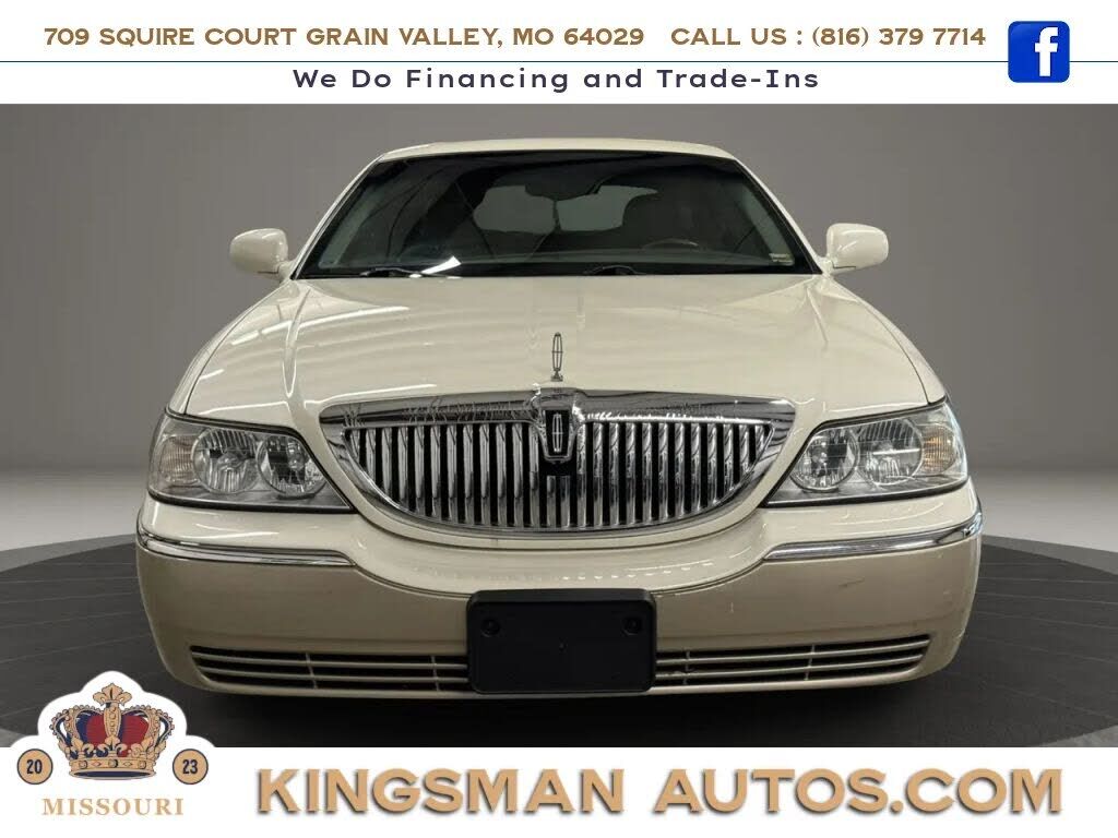 2004 LINCOLN Town Car
