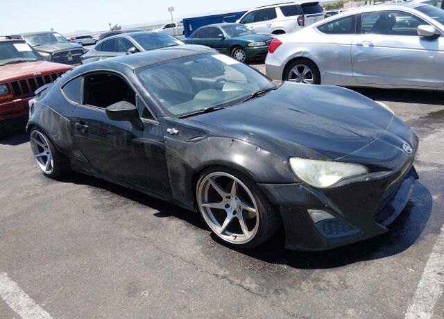 2013 TOYOTA Scion