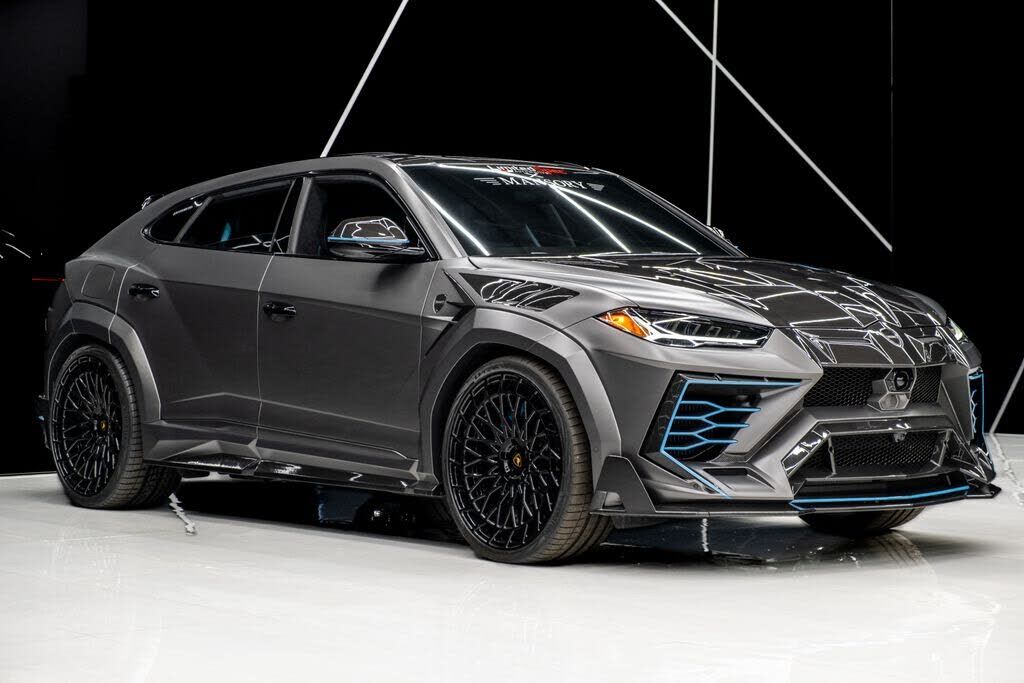 2023 LAMBORGHINI URUS