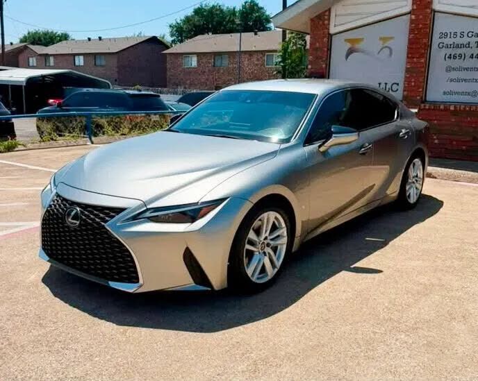 2022 LEXUS IS