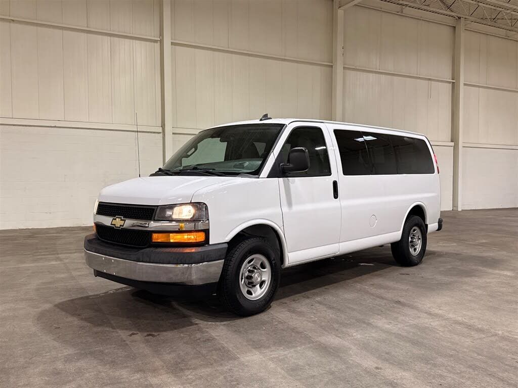 2020 CHEVROLET Express