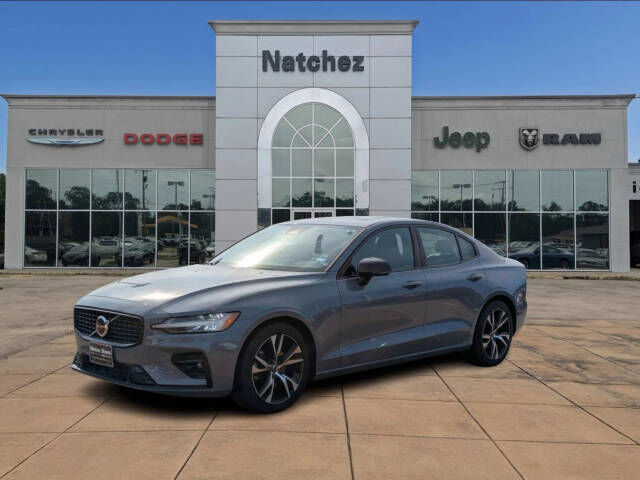 2024 VOLVO S60