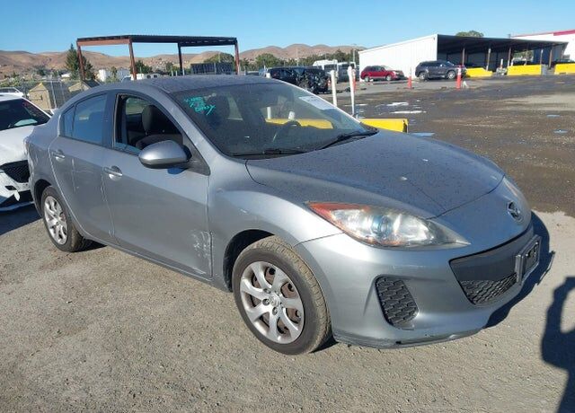 2013 MAZDA Mazda3