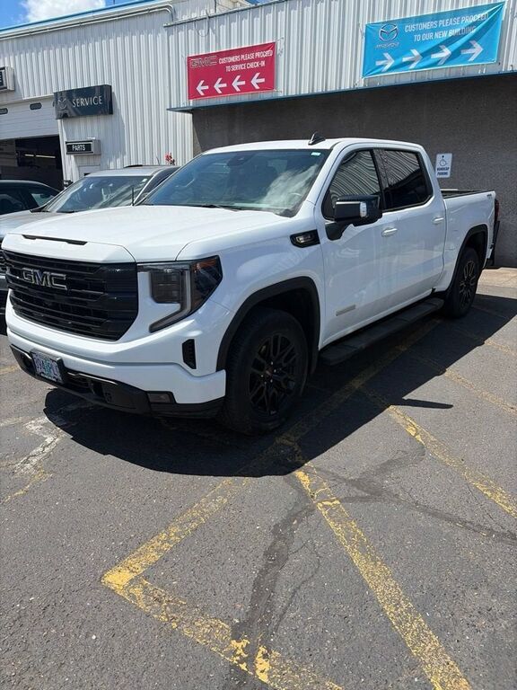 2023 GMC Sierra