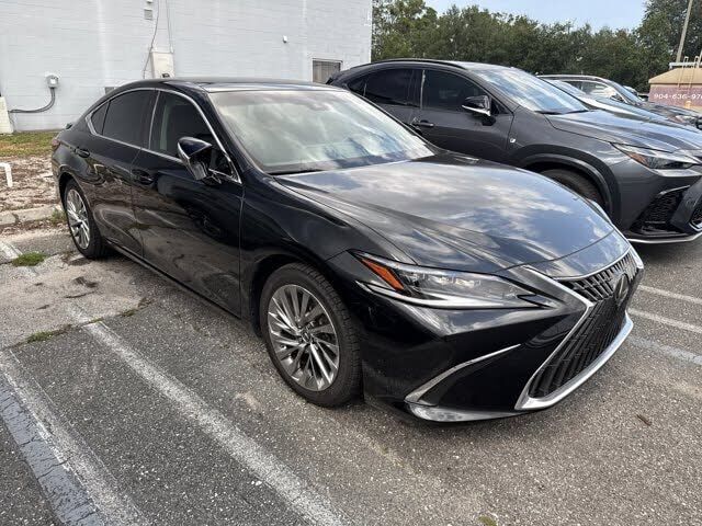 2022 LEXUS ES