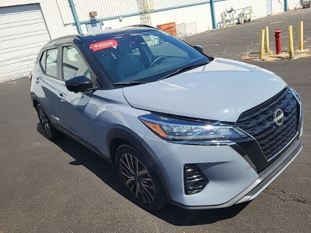 2023 NISSAN Kicks