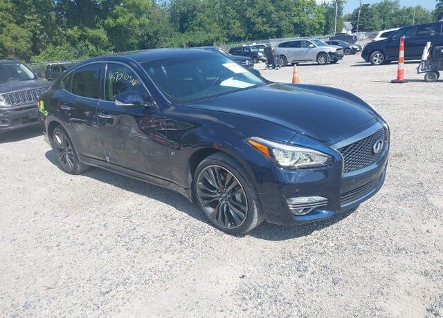 2016 INFINITI Q70