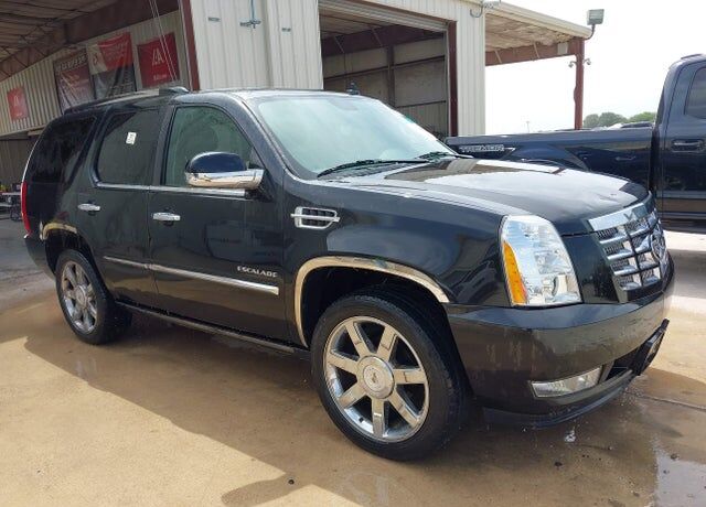 2010 CADILLAC Escalade