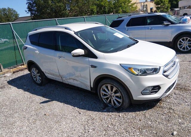 2017 FORD Escape
