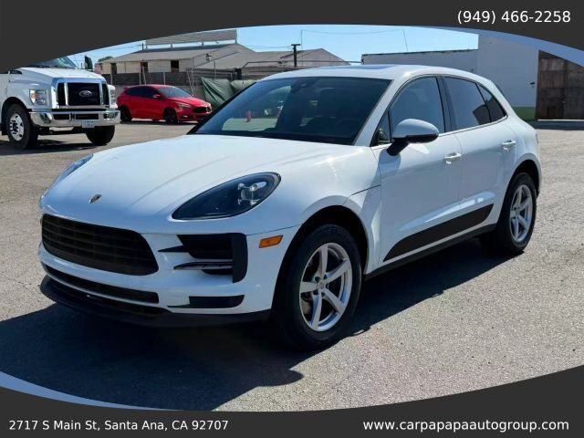 2020 PORSCHE Macan