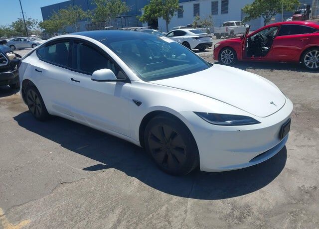 2024 TESLA Model 3