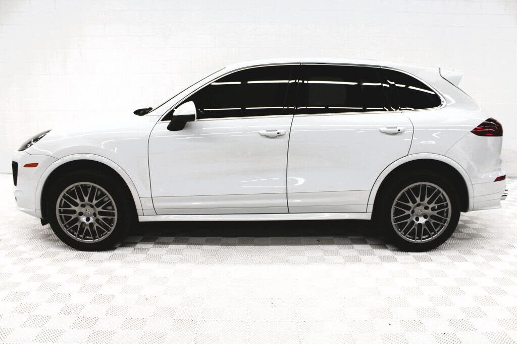 2016 PORSCHE Cayenne