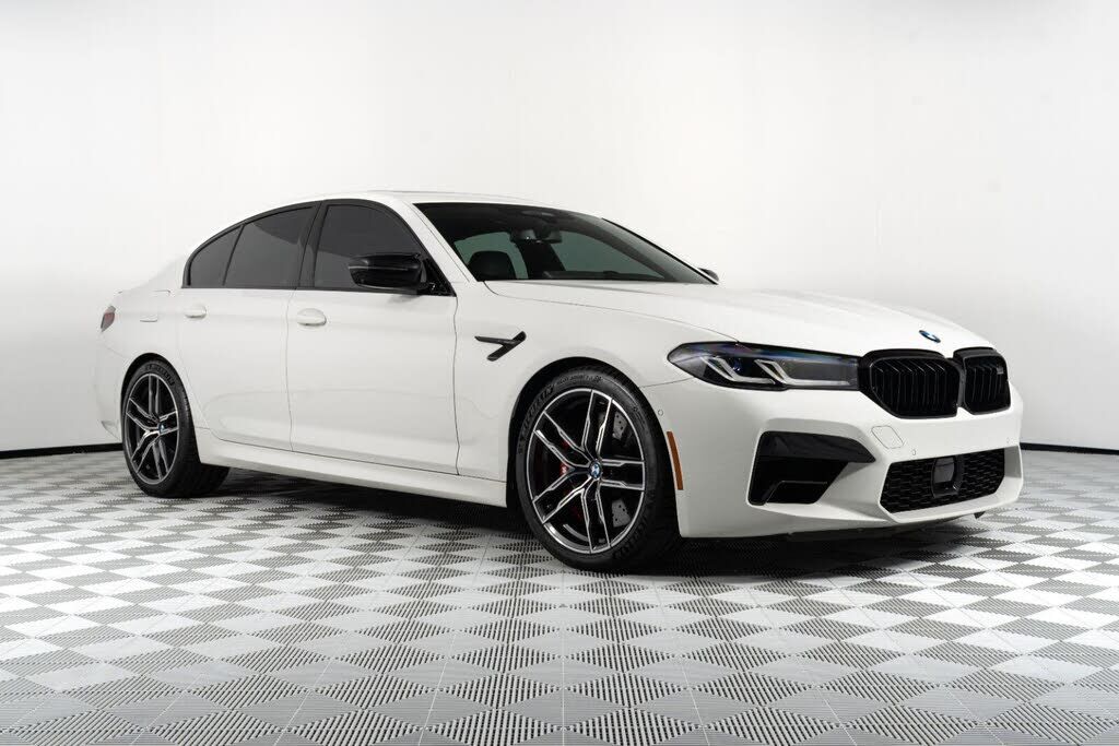 2023 BMW M5