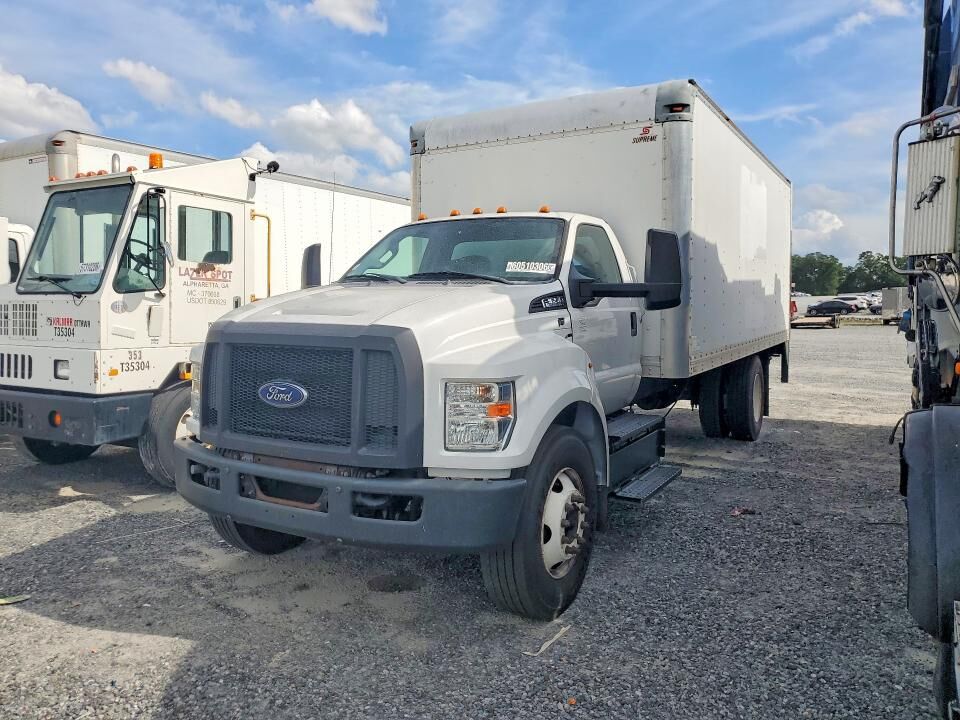 2017 FORD F-650