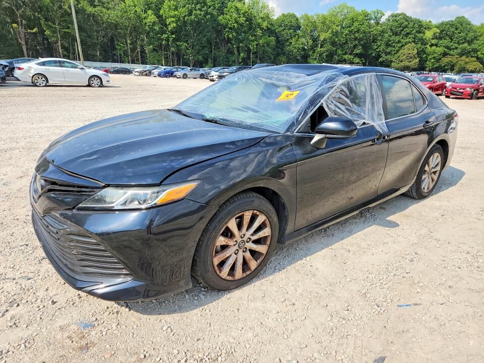 2018 TOYOTA Camry