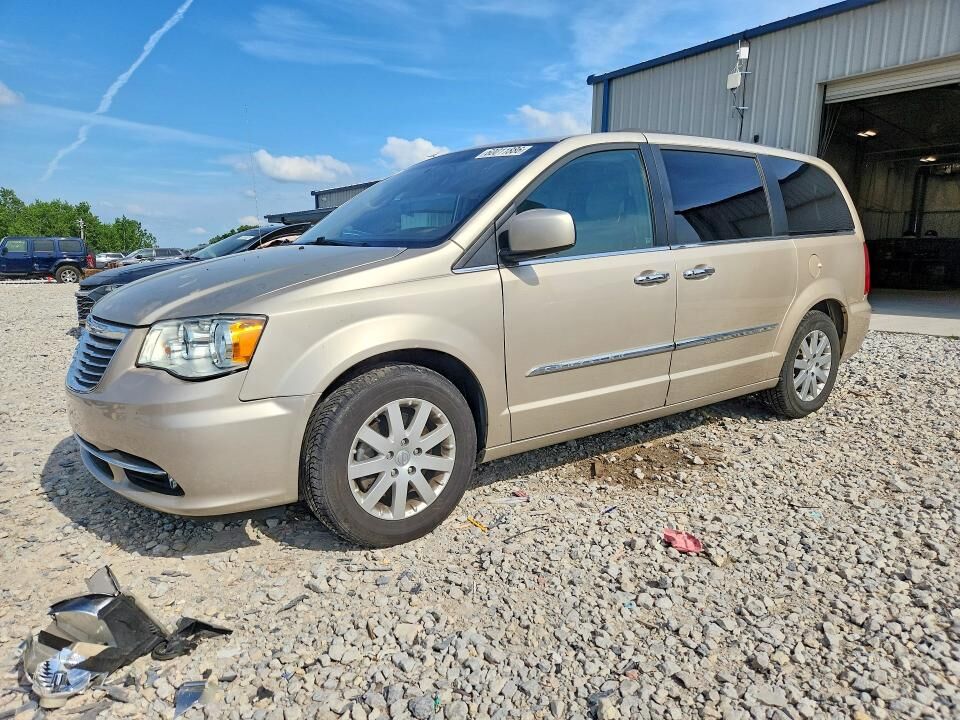 2016 CHRYSLER Town and Country