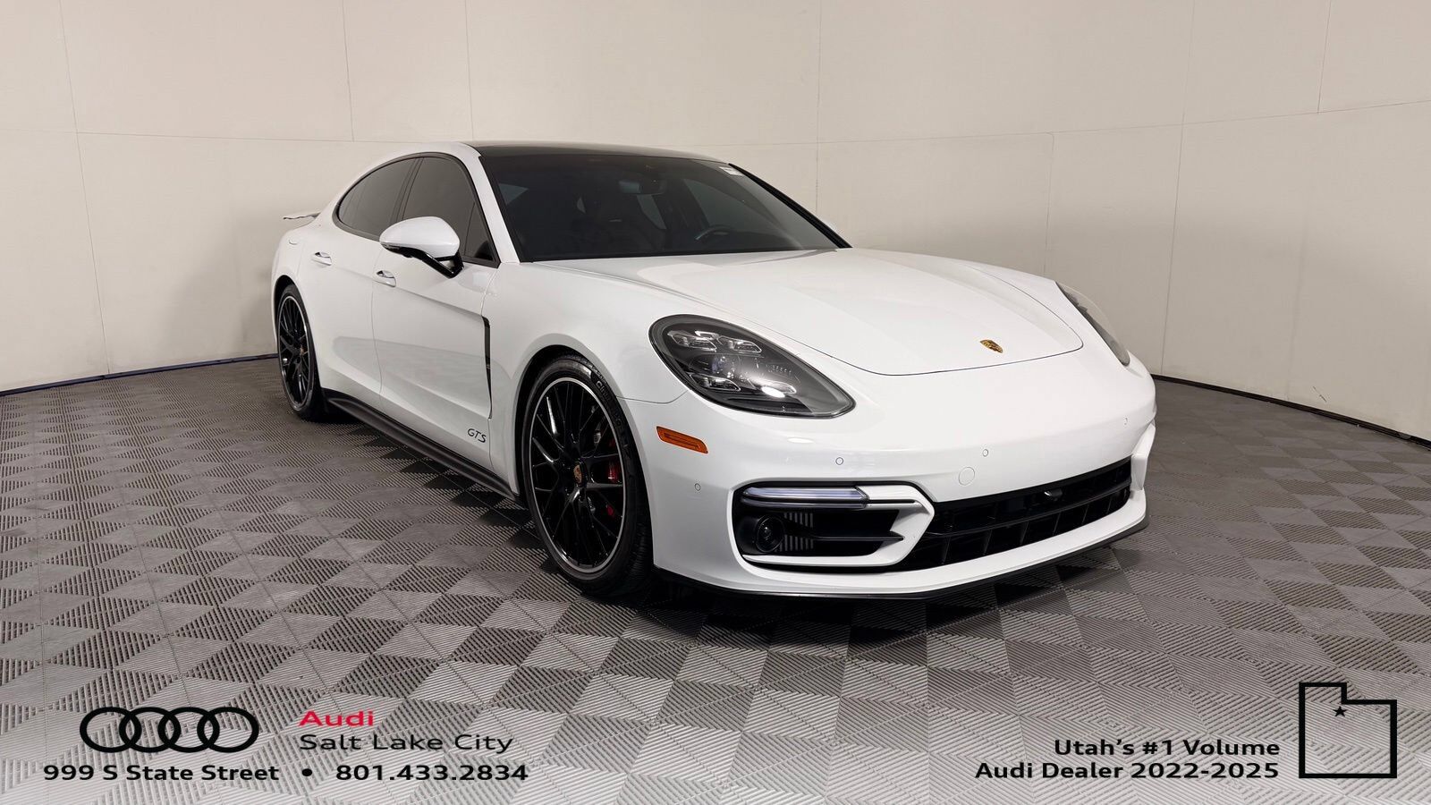 2023 PORSCHE Panamera