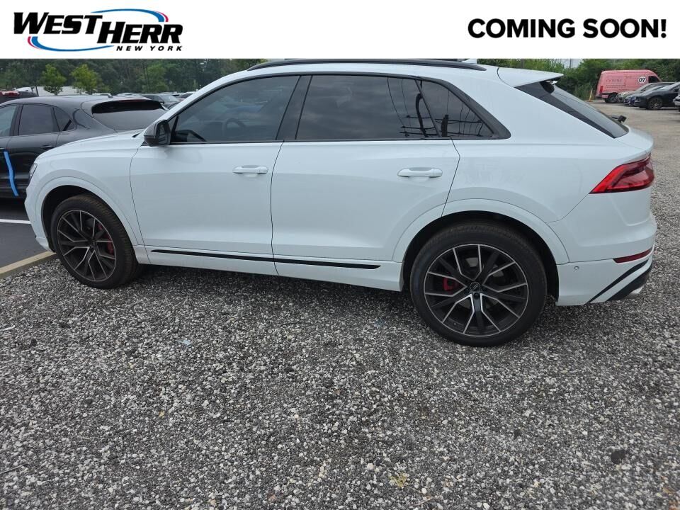 2023 AUDI SQ8