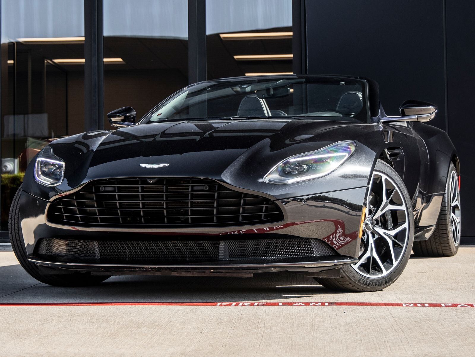 2019 ASTON MARTIN DB11