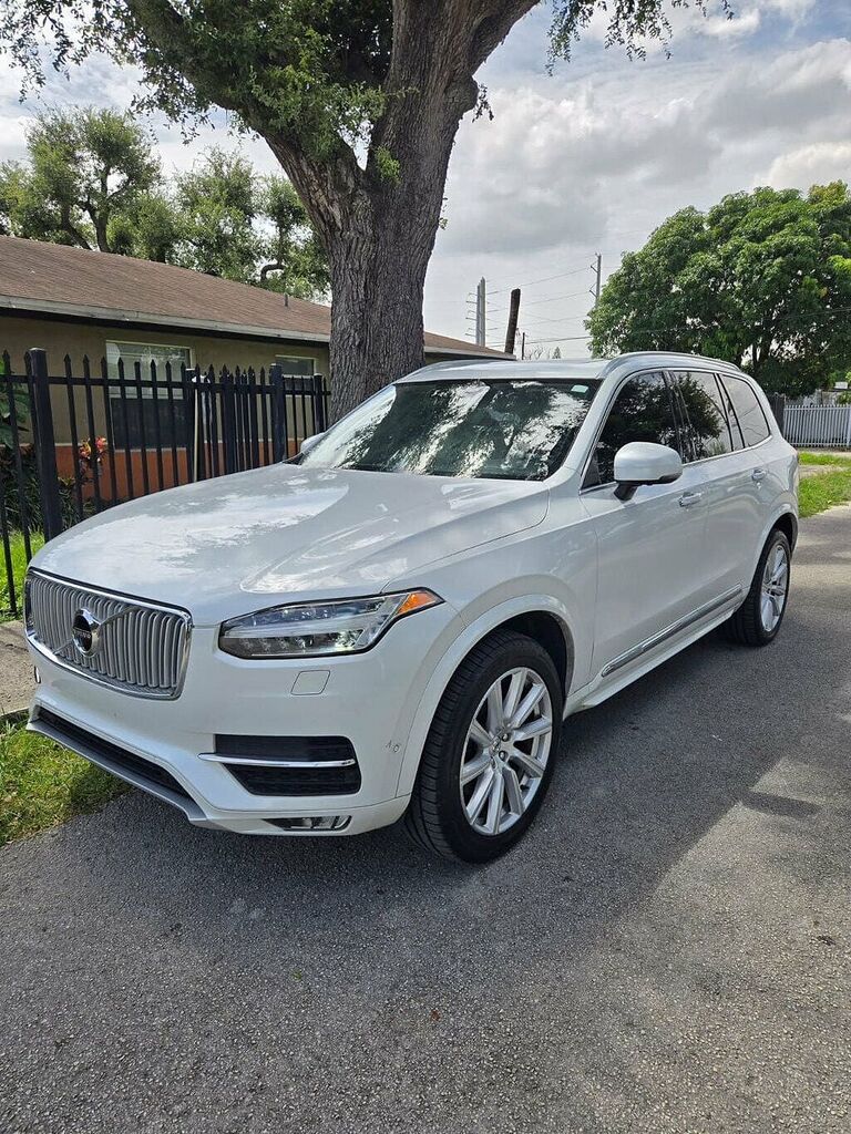 2018 VOLVO XC90