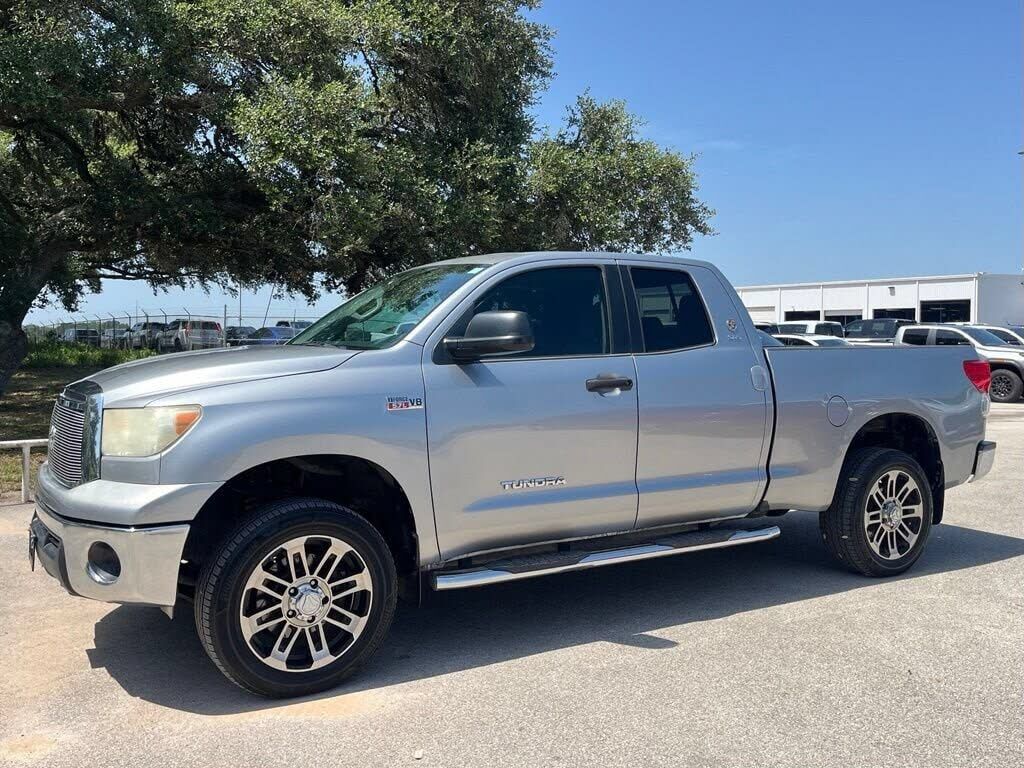 2013 TOYOTA Tundra