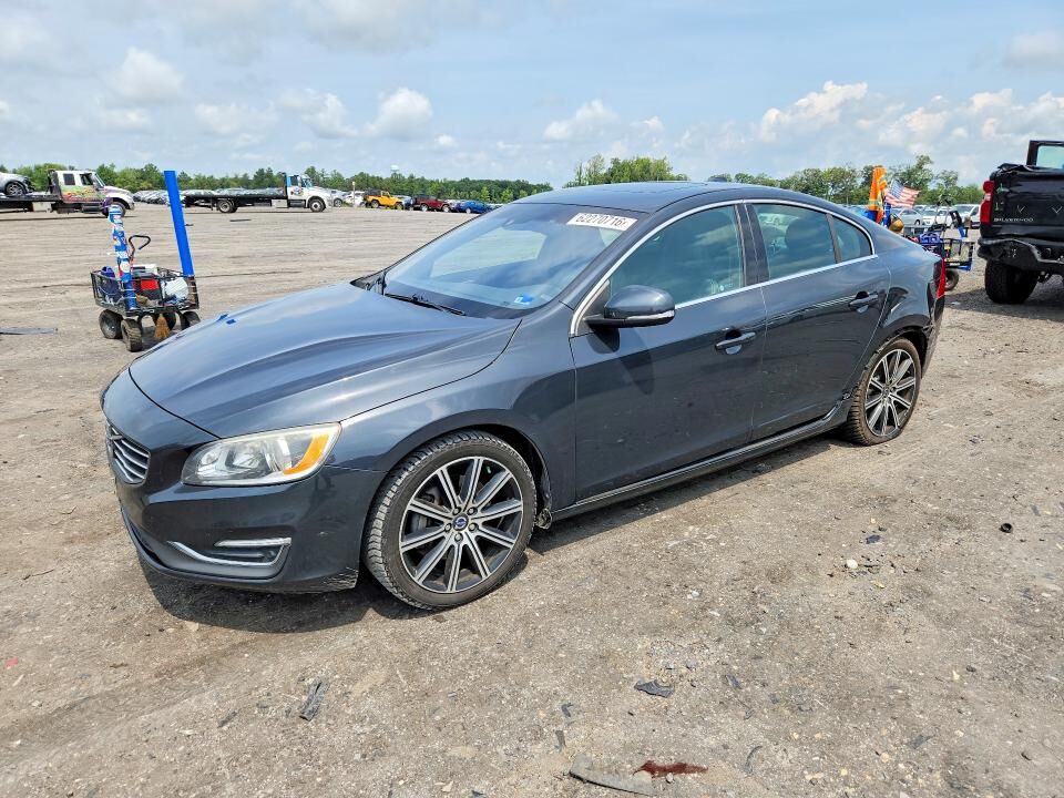 2015 VOLVO S60