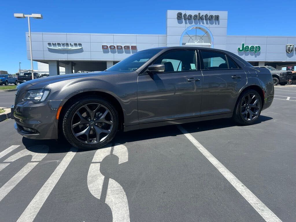 2023 CHRYSLER 300