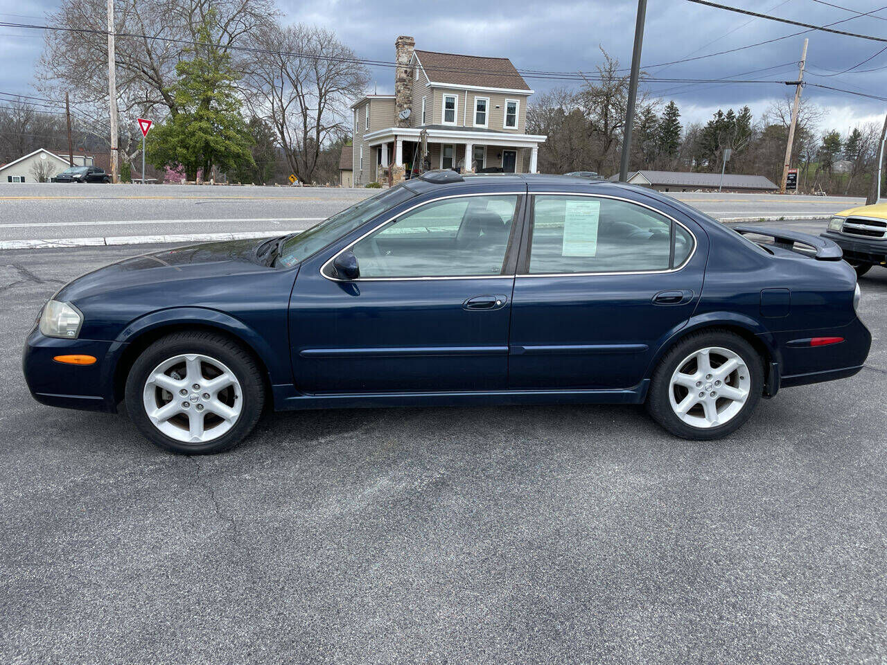 2002 NISSAN Maxima